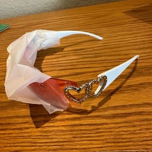 pink y2k heart sunglasses